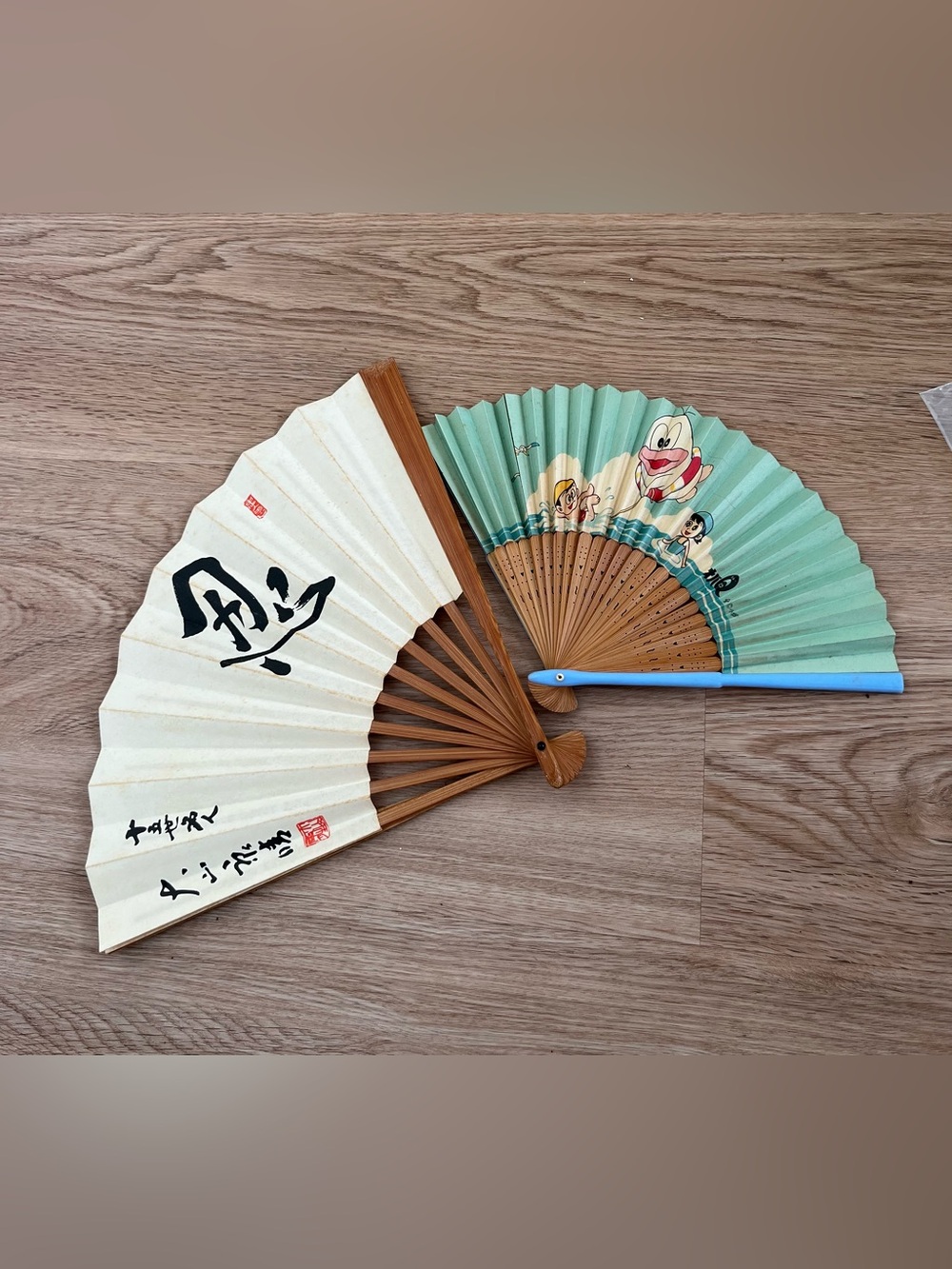 Lot of 2 vintage Japanese paper fans